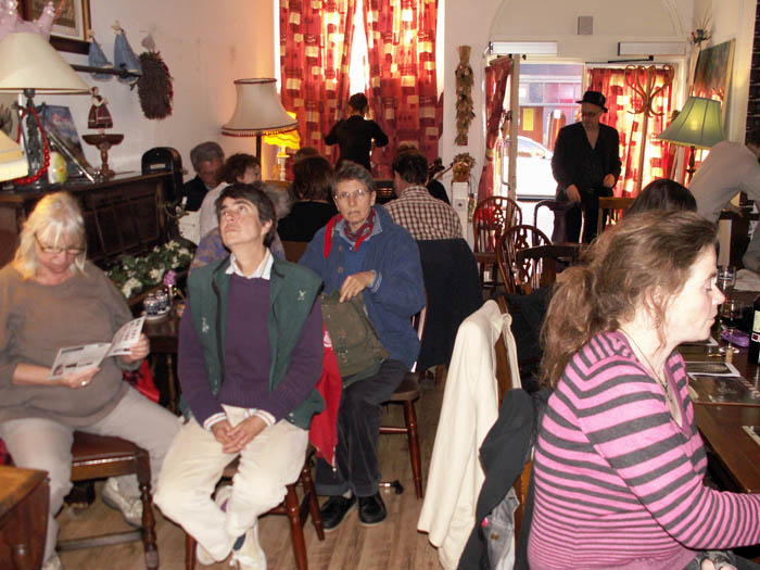 DD%20audience3.jpg